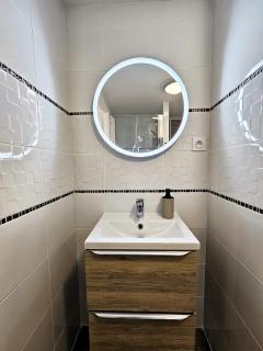 Tout confort ! Ville, Climatisation, Parking, Wifi, Calme, TV - 7