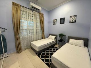 La Familia Villa Muar Town - 8