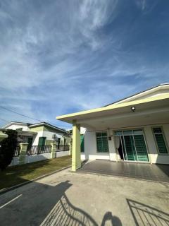 La Familia Villa Muar Town - 7