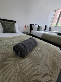 Spacious Leicester Apt with Free Parking, Sleeps 6 - Leicester - 4