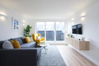 Luxury Modern PENTHOUSE, City Centre, SLEEPS 6 - Galway - 5