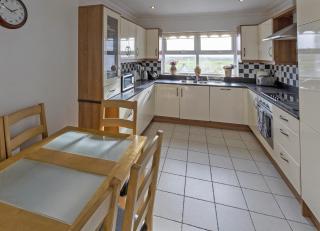 Matthews Cottage Doonbeg sleeps 6 by Trident Holiday Homes - Doonbeg - 5