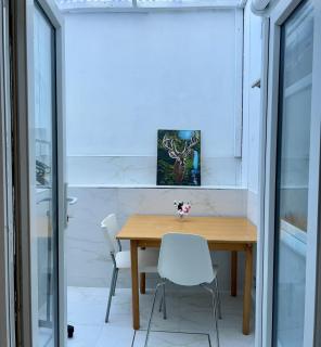 URBAN OASIS - Walk to Beach, City Centre & Station - 1