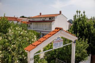 Fewo Tina ,Pool,Garten,Grill,excellent location close to Rab - Rab - 9