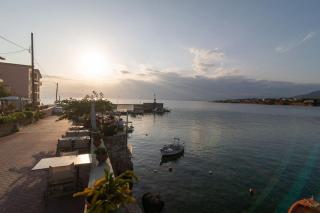 Stonehouse - Elia Laconias - 1
