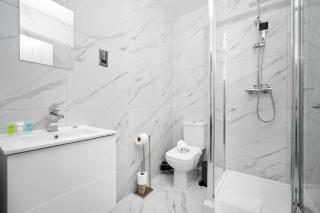 Stylish Apartment - Two Bedrooms - City Centre - Smart TV - WIFI - Top Rated - JQ 1AH - 4