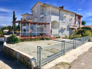 Studio close to the sea and city - Krk - 0