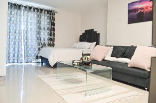 5min walk to gateway,Free parking, Free WiFi - Durban - 9