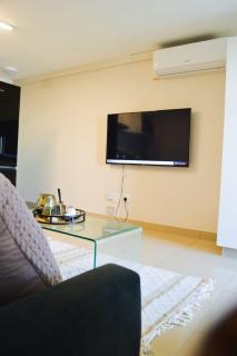 5min walk to gateway,Free parking, Free WiFi - Durban - 6