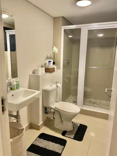 5min walk to gateway,Free parking, Free WiFi - Durban - 3