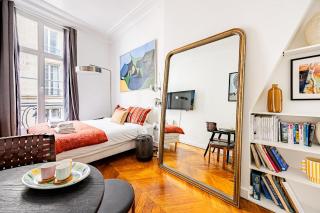 Luminous Studio Oasis Steps from The Louvre - Parijs - 2