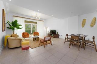 Maison Privee - Elegant Coastal Apt on Palm Jumeirah - Dubai - 7