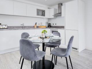 Cosy 2 bed 2 bath Apartment with balcony in Salford - Manchester - 4