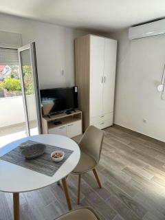 Jeja Apartments - Sutomore - 1