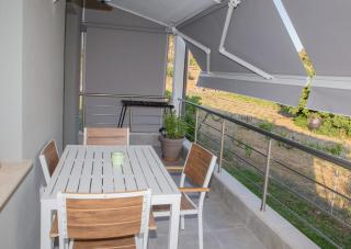 Villa Llanaj Residence 1 by Luxlikehome - 6