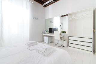 White Ostilia Guesthouse - Roma - 8