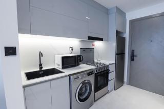 Elegant Studio in Binghatti Canal - Dubai - 4