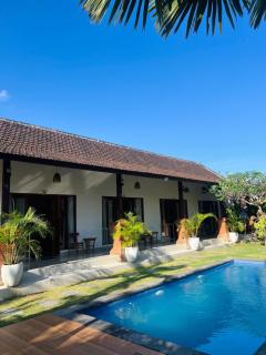 Wiryaroja Guest House - Canggu - 2
