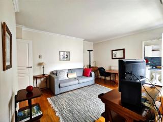 Charming Paris Apartment in Picturesque Passage Doisy - 8