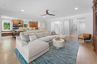 Grand Bay w/Hot Tub, 440' Shoreline & Optional Boat Rental - Mooresville - 5