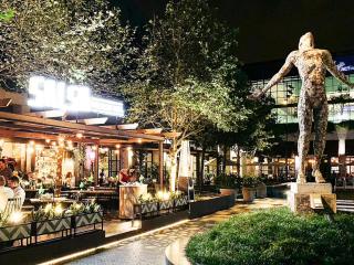 Menlyn Maine Luxury Rentals - Pretoria - 7