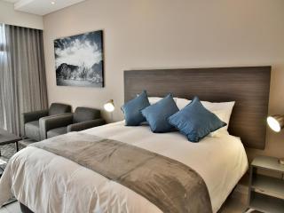 Menlyn Maine Luxury Rentals - Pretoria - 9