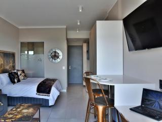 Menlyn Maine Luxury Rentals - Pretoria - 7