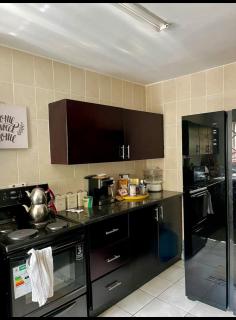 Double Story 1 Bed - Gaborone - 4