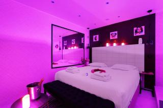 Intimate Apartment with Air Conditioner & Jacuzzi 2BR 6P Montmartre - Paris - 6