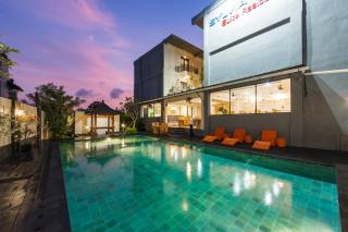 RedDoorz Plus near Mall Bali Galeria 2 - Denpasar - 9