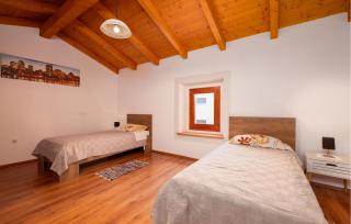 Beautiful Apartment In Sisan With Wifi - 4