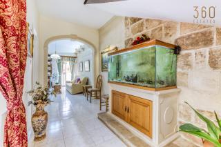 Spacious 4BR Terraced House with Rooftop Access by 360 Estates - Marsaskala - 5