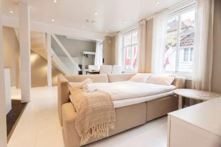 NEW! Modern Top Floor Apartment in Historic Area! - Bergen - 6