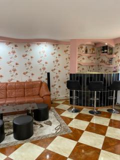 Casa Maya - Douăzeci şi Trei August - 1
