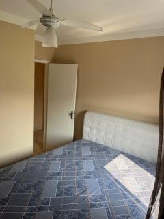 Lindo apto 3 qtos, a 350 mtrs praia da enseada com serviço de praia e portaria 24 hrs próx casa grande hotel, hipermercados, farmácias bancos - Guarujá - 2