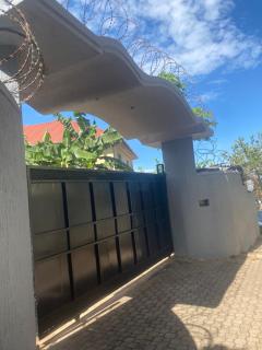 HA Luxury TwoBedroomed LakeView - Kampala - 9
