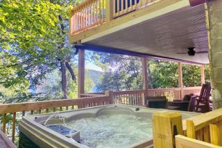 Ridgetop Lakeview Retreat - 4 Bedroom Cabin with Private Deck Overlooking Lake Nantahala - 9