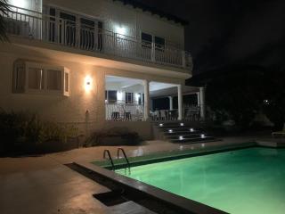 BidaBreezes Villa Great Location - Palm-Eagle Beach - 8