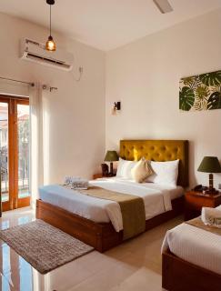 J leaf Hotel by Blue Bird - 0