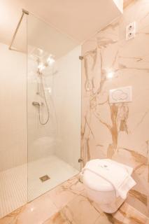 TOP Luxury Suites - 3