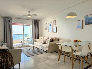 Apartamento en primera línea de playa en Benalmadena - Benalmádena - 6