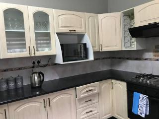 3 or 4 Beds Urban Escape Home - 3