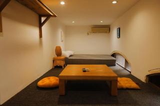 Vintage House in Central of Old Quarter 2 Bedrooms with Healing Vibe - 6