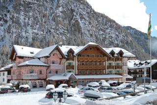 Hotel Soreghes Gran Chalet - Campitello di Fassa - 1