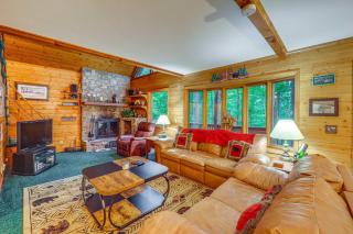 Deep Gap Cabin with Private Deck and Community Perks! - Hogetown - 7