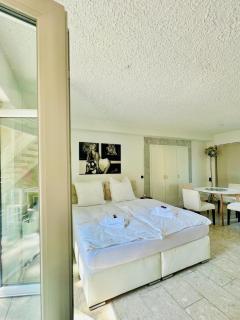 Suite 3 - 6