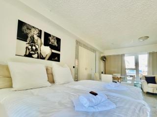 Suite 3 - 3