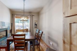 Walk-Friendly Truckee House - Truckee - 3