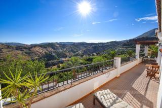 La Fuente APT 4, Frigiliana Amazing 3 bedroom 2 bthroom Family Apartment with views, Padel Court and 2 Pools HansOnHoliday Rentals - Frigiliana - 0