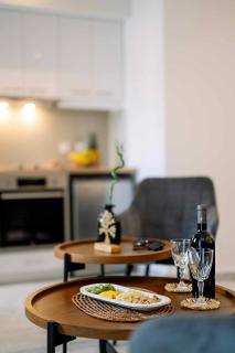 Icarus & Hermes Luxury Apartments - - 3